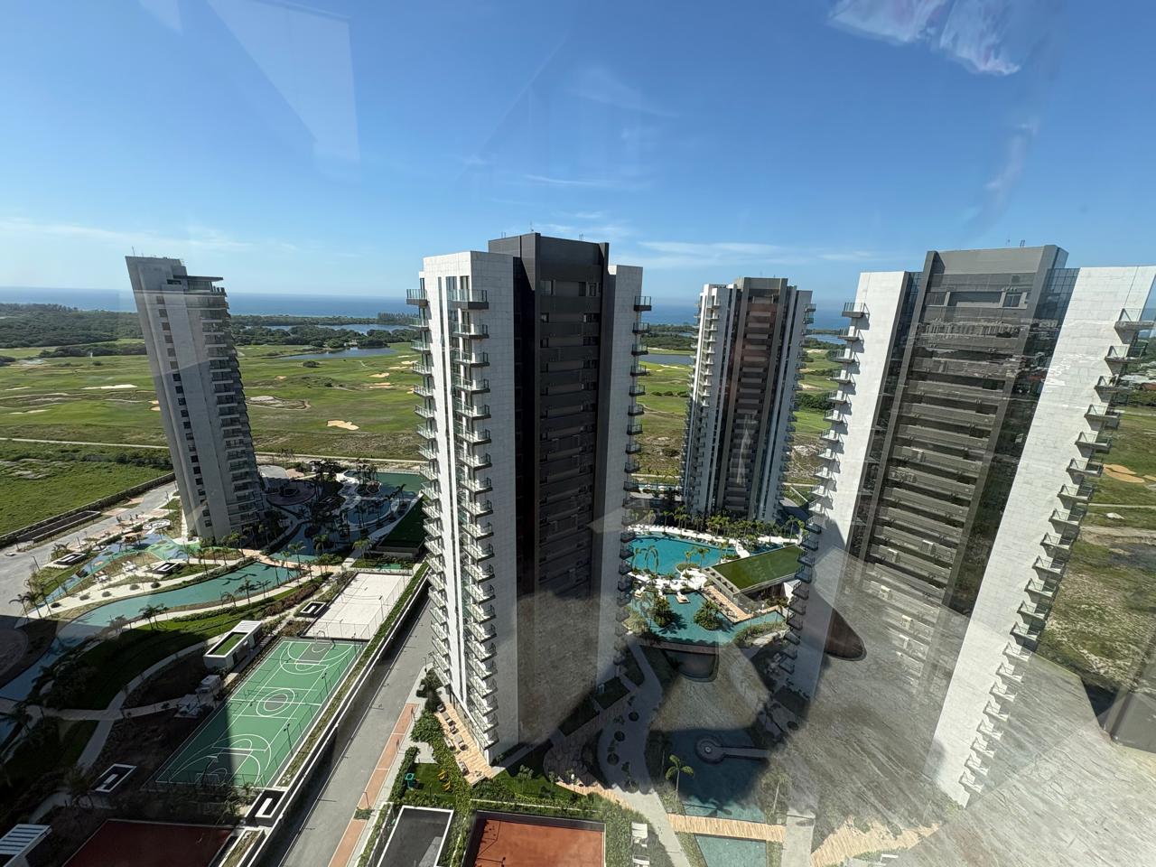 Cobertura de Luxo à Venda na Barra da Tijuca, Rio de Janeiro - Vista Deslumbrante e Espaço Exclusivo!