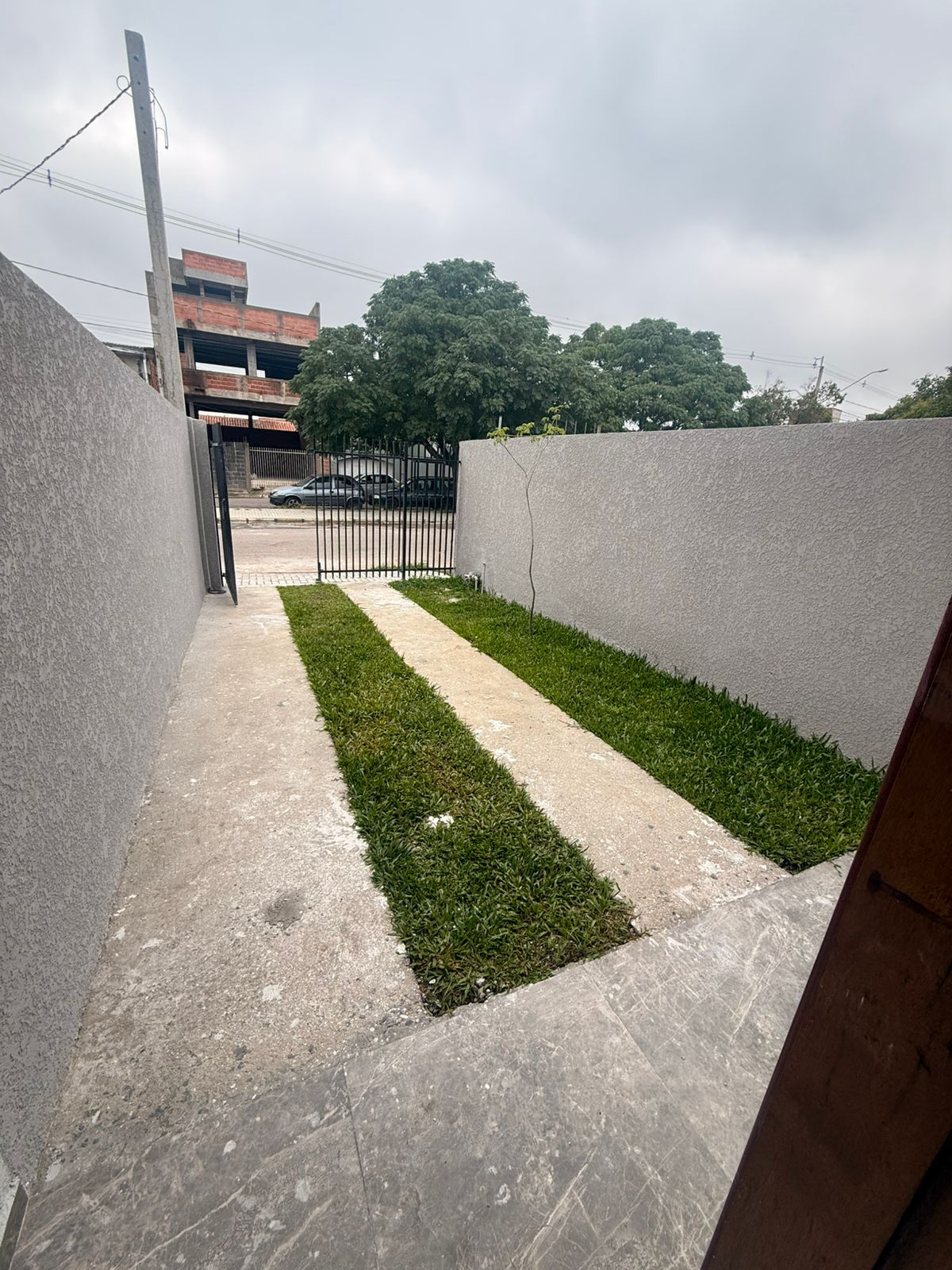 EXCELENTE SOBRADO NO CIQ EM CURITIBA