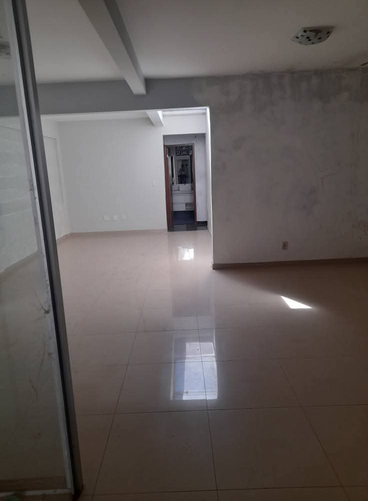 Casa 02 quartos com suíte ótima localidade