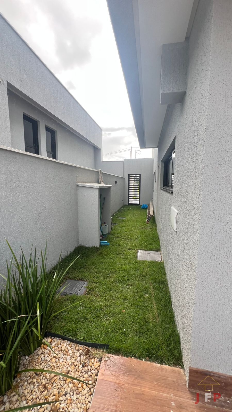 VENDE-SE SOBRADO DE ALTO PADRÃO- CONDOMÍNIO TERRAS ALPHA 2