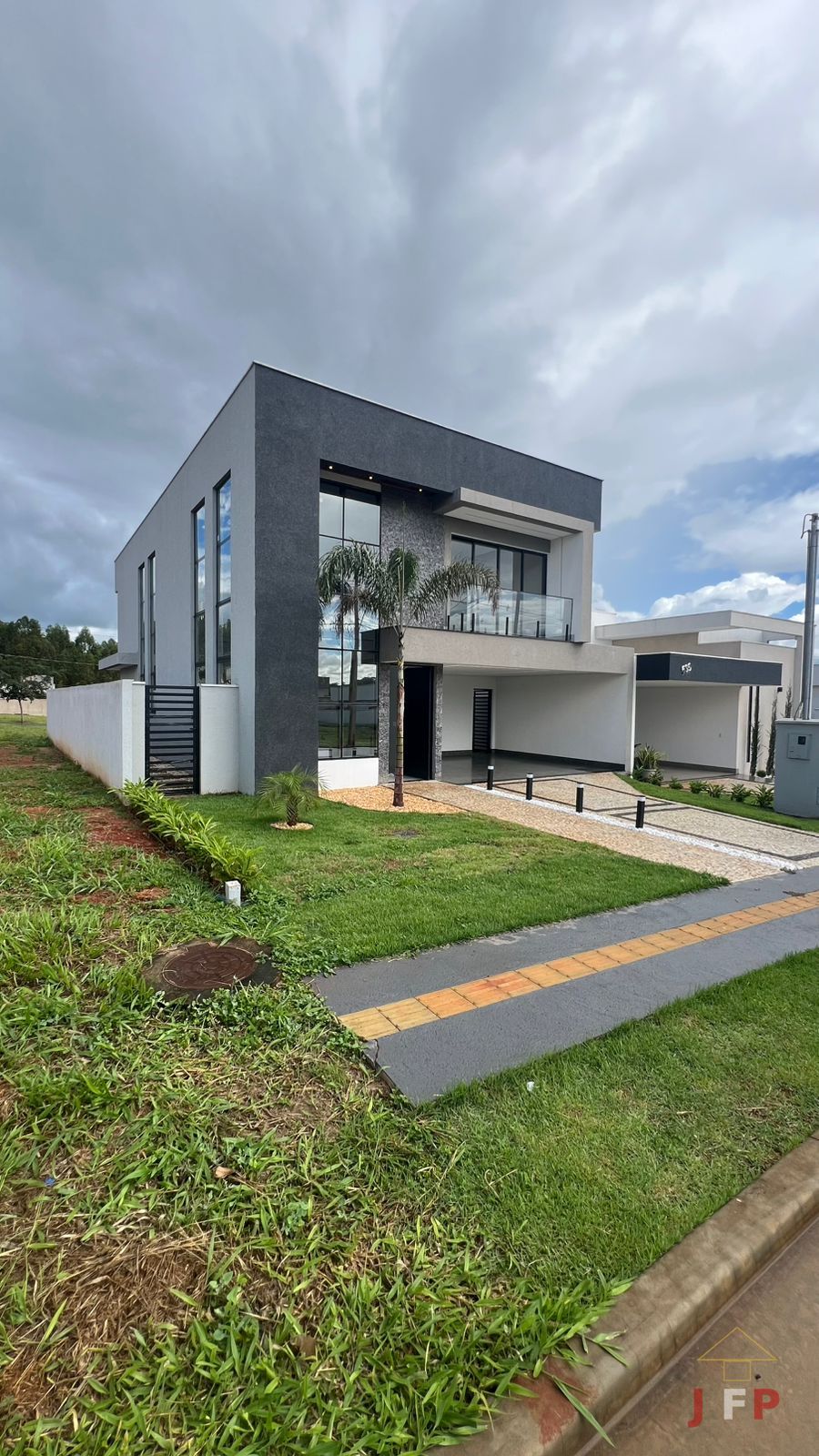 VENDE-SE SOBRADO DE ALTO PADRÃO- CONDOMÍNIO TERRAS ALPHA 2