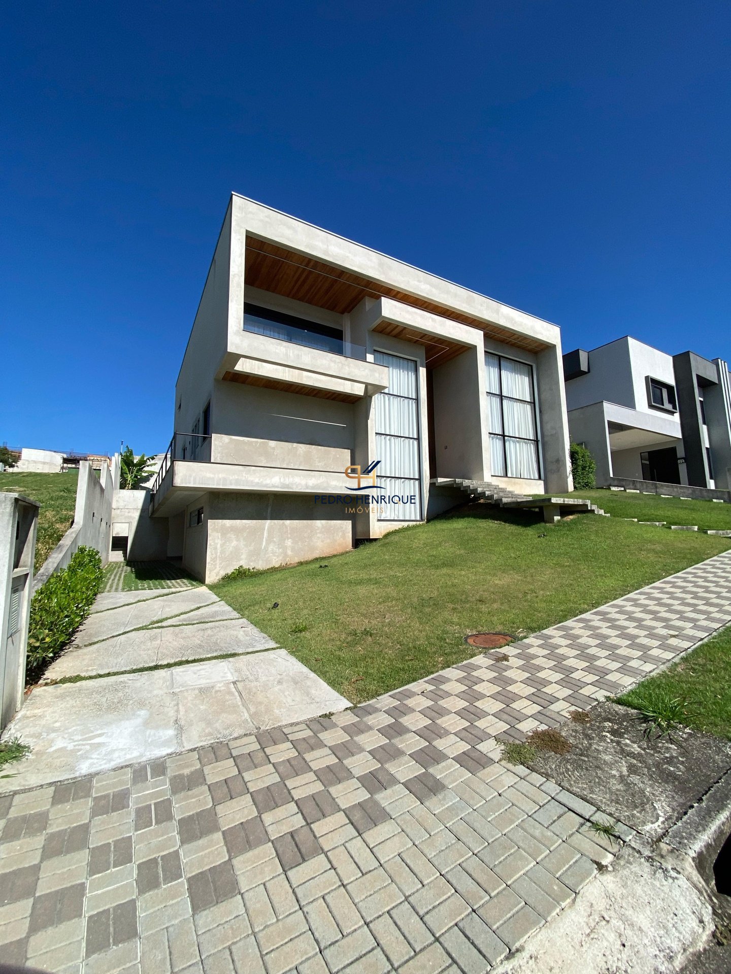 Oportunidade - Sobrado no Reserva do Paratehy - 06 Dorms. - Aceita Permuta