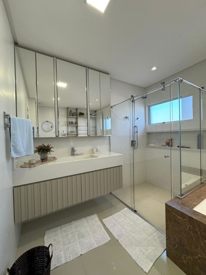 Apartamento para Venda em Itapema, meia praia, 4 dormitórios, 4 suítes, 5 banheiros, 2 vagas