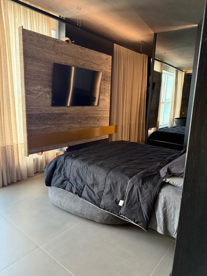 Apartamento para Venda em Itapema, meia praia, 2 dormitórios, 2 suítes, 3 banheiros, 3 vagas