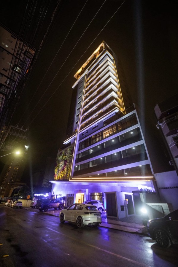 Apartamento para Venda em Porto Belo, Pereque, 3 dormitórios, 3 suítes, 3 banheiros, 2 vagas
