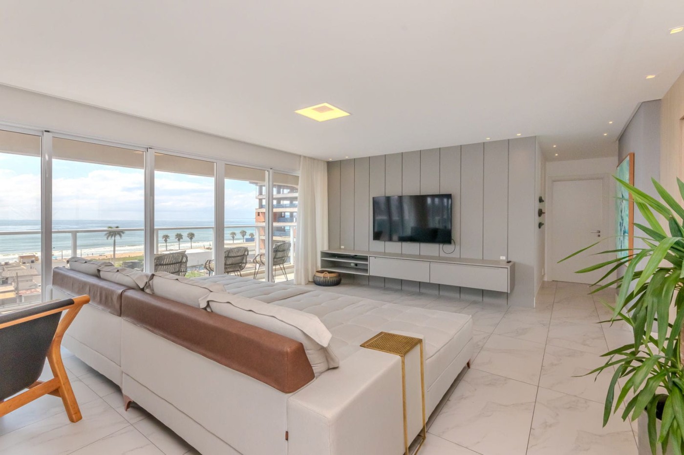 Apartamento para Venda em Itajaí, Delfim Mário de Pádua Peixoto, 4 dormitórios, 3 suítes, 4 banheiros, 3 vagas
