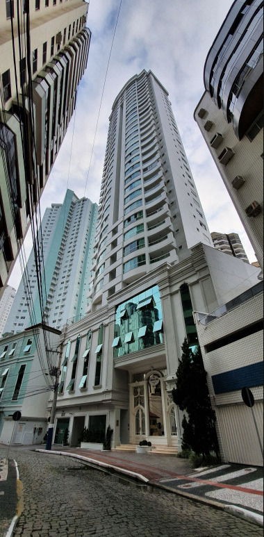Apartamento para Venda em Balneário Camboriú, 3420, 3 dormitórios, 3 suítes, 4 banheiros, 2 vagas