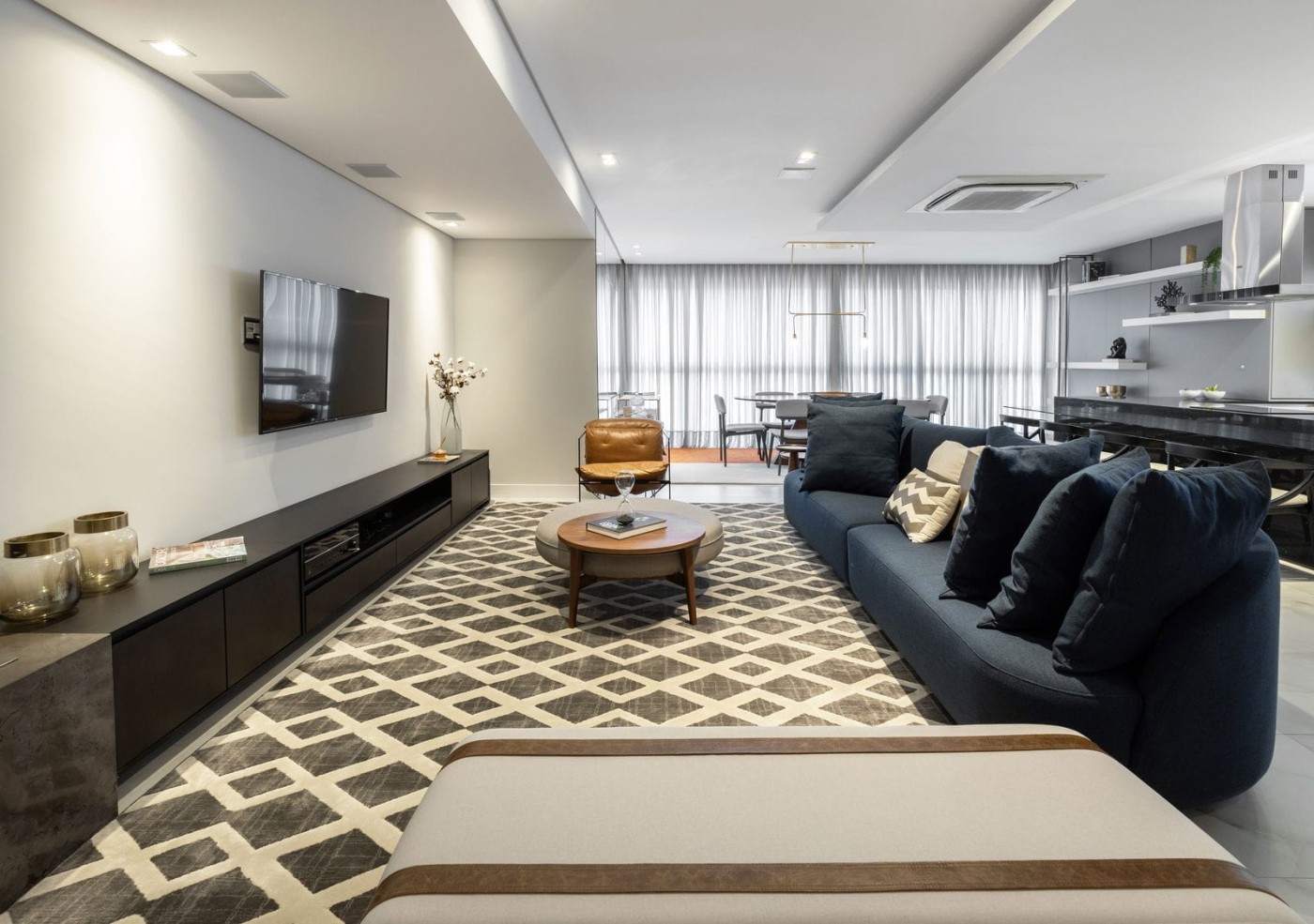 Apartamento para Venda em Balneário Camboriú, 2070, 3 dormitórios, 3 suítes, 4 banheiros, 3 vagas