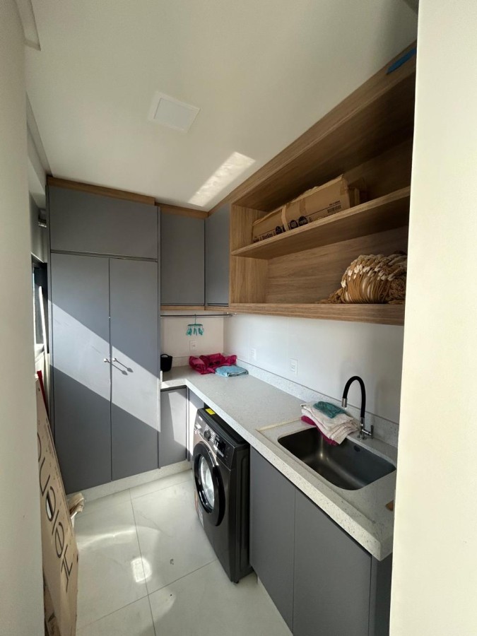 Apartamento para Venda em Itapema, meia praia, 3 dormitórios, 4 banheiros, 2 vagas