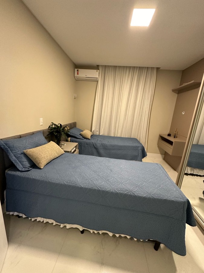 Apartamento para Venda em Itapema, meia praia, 3 dormitórios, 2 banheiros, 1 vaga