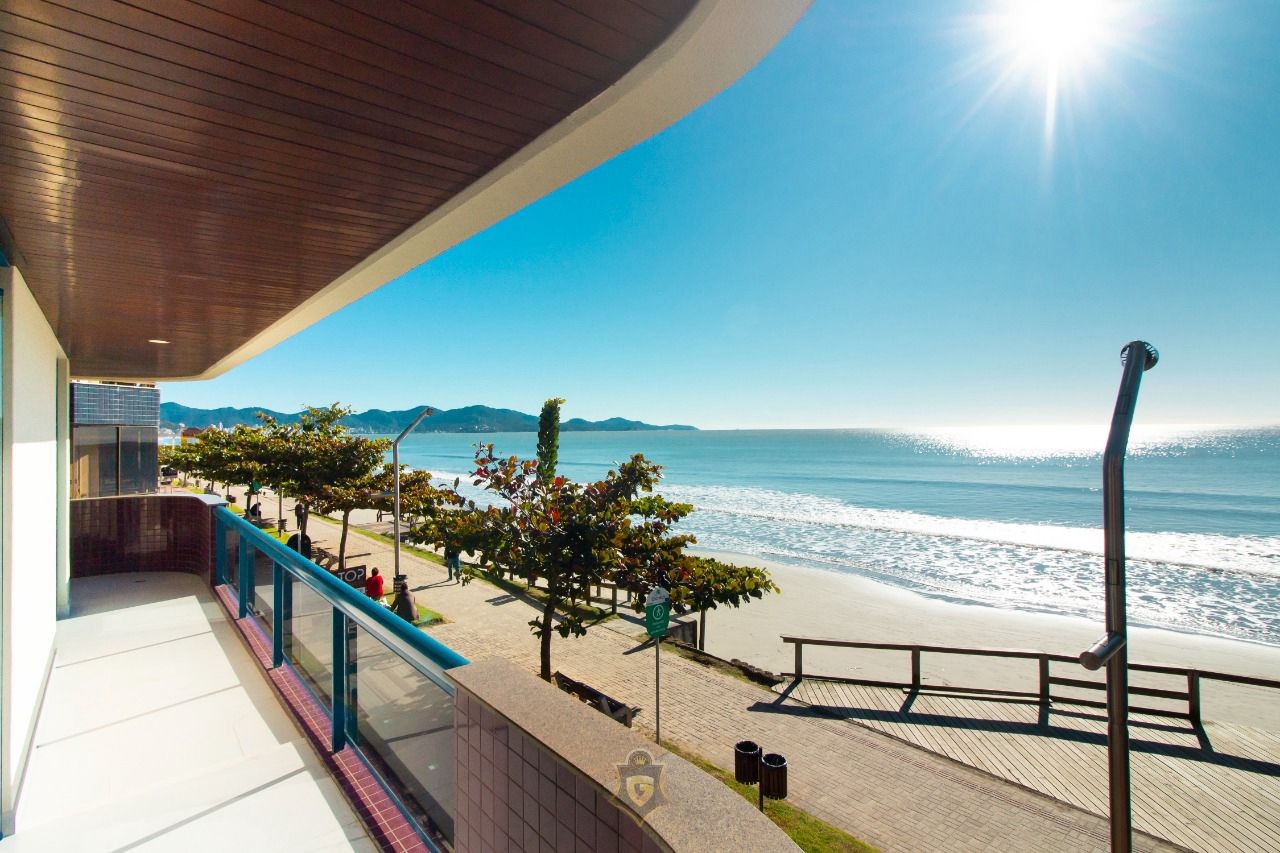 Apartamento para Venda em Itapema, meia praia, 3 dormitórios, 2 banheiros, 1 vaga