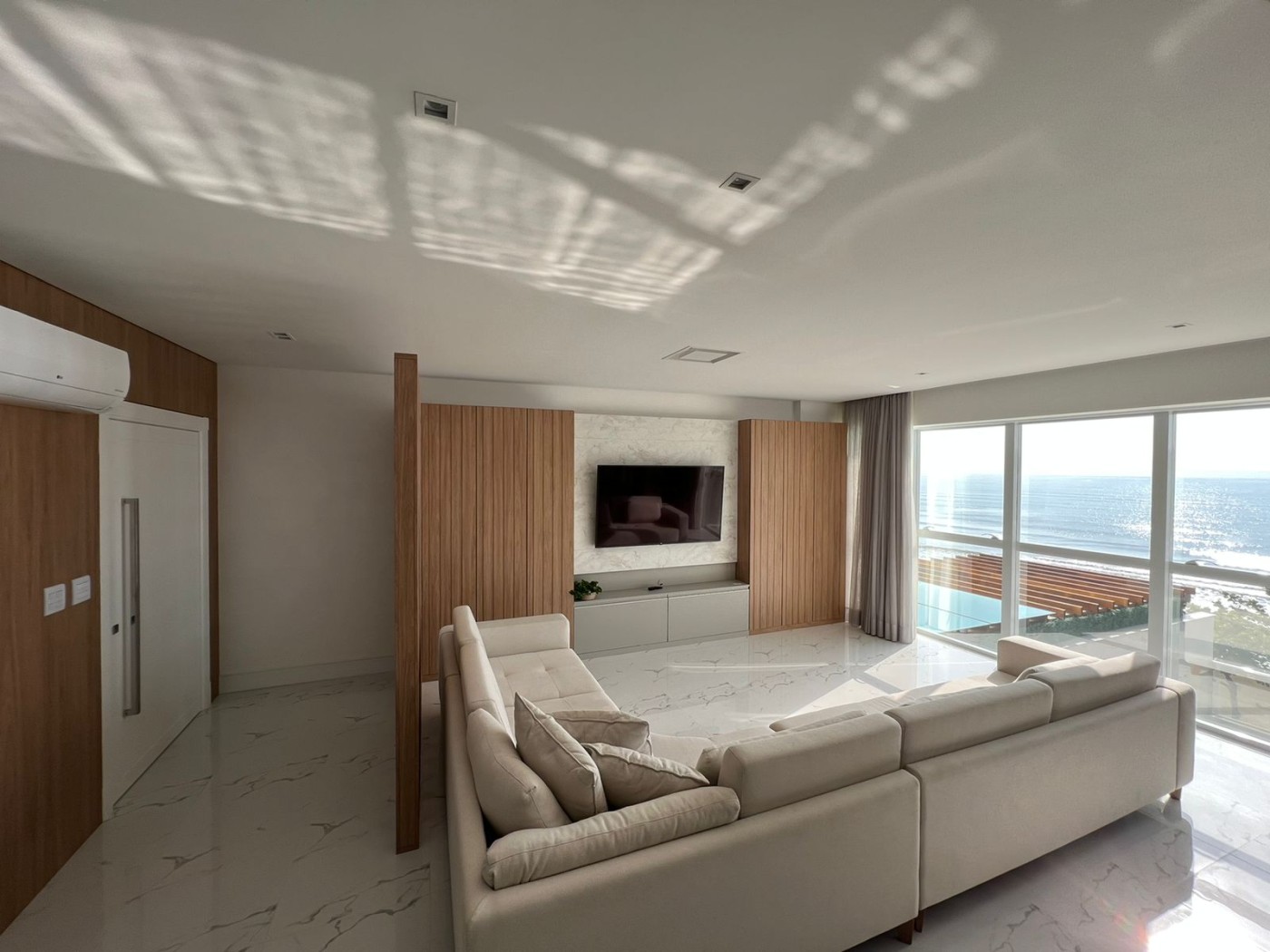 Apartamento para Venda em Itapema, meia praia, 4 dormitórios, 4 banheiros, 3 vagas