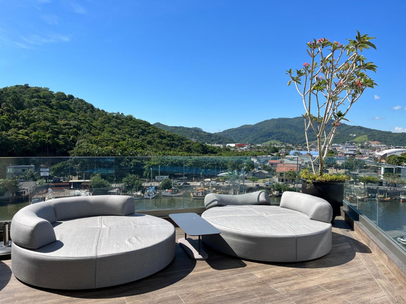 Apartamento para Venda em Balneário Camboriú, Avenida Normando Tedesco, 4 dormitórios, 4 banheiros, 3 vagas