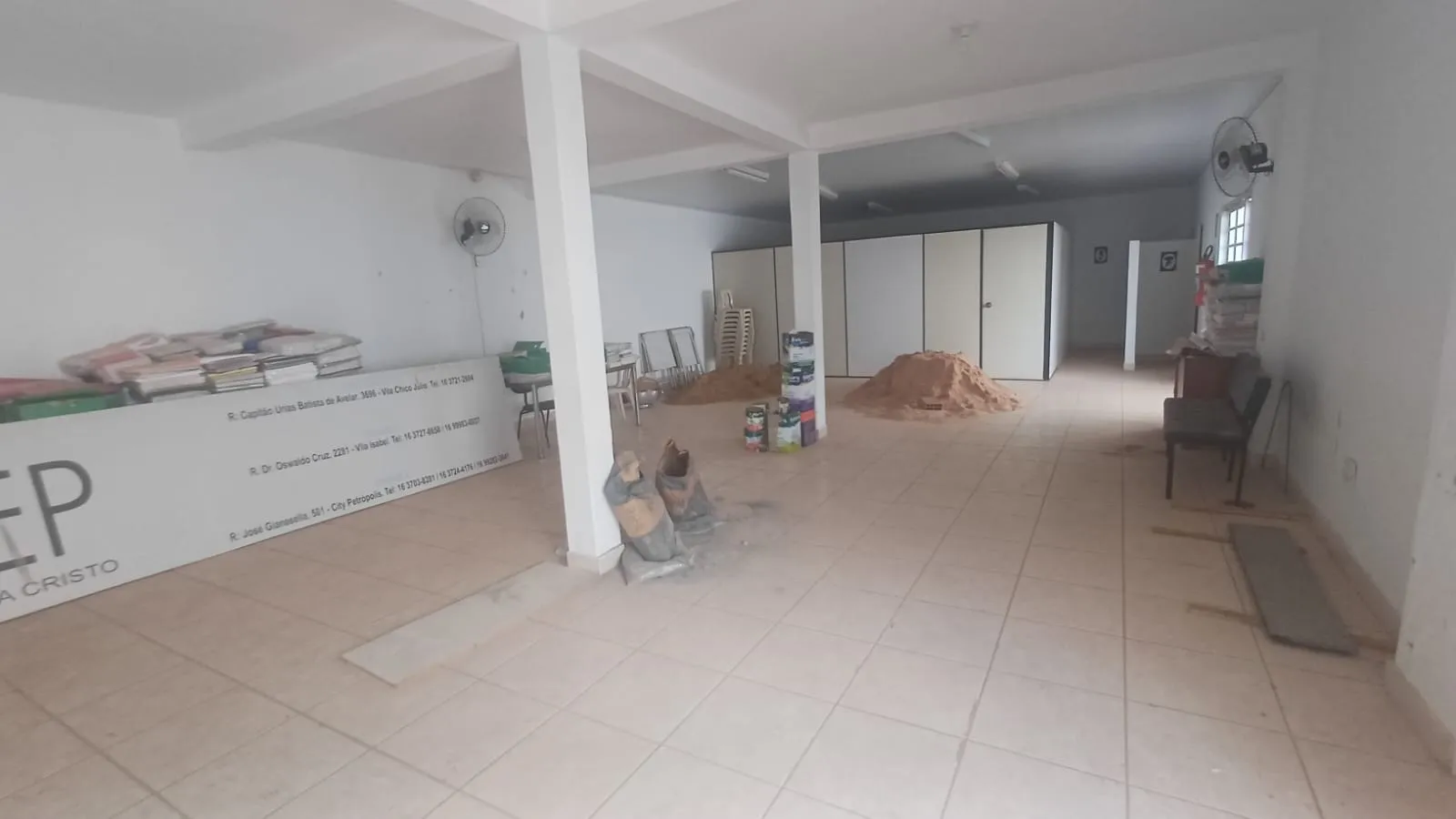 Prédio comercial na Chico Julio