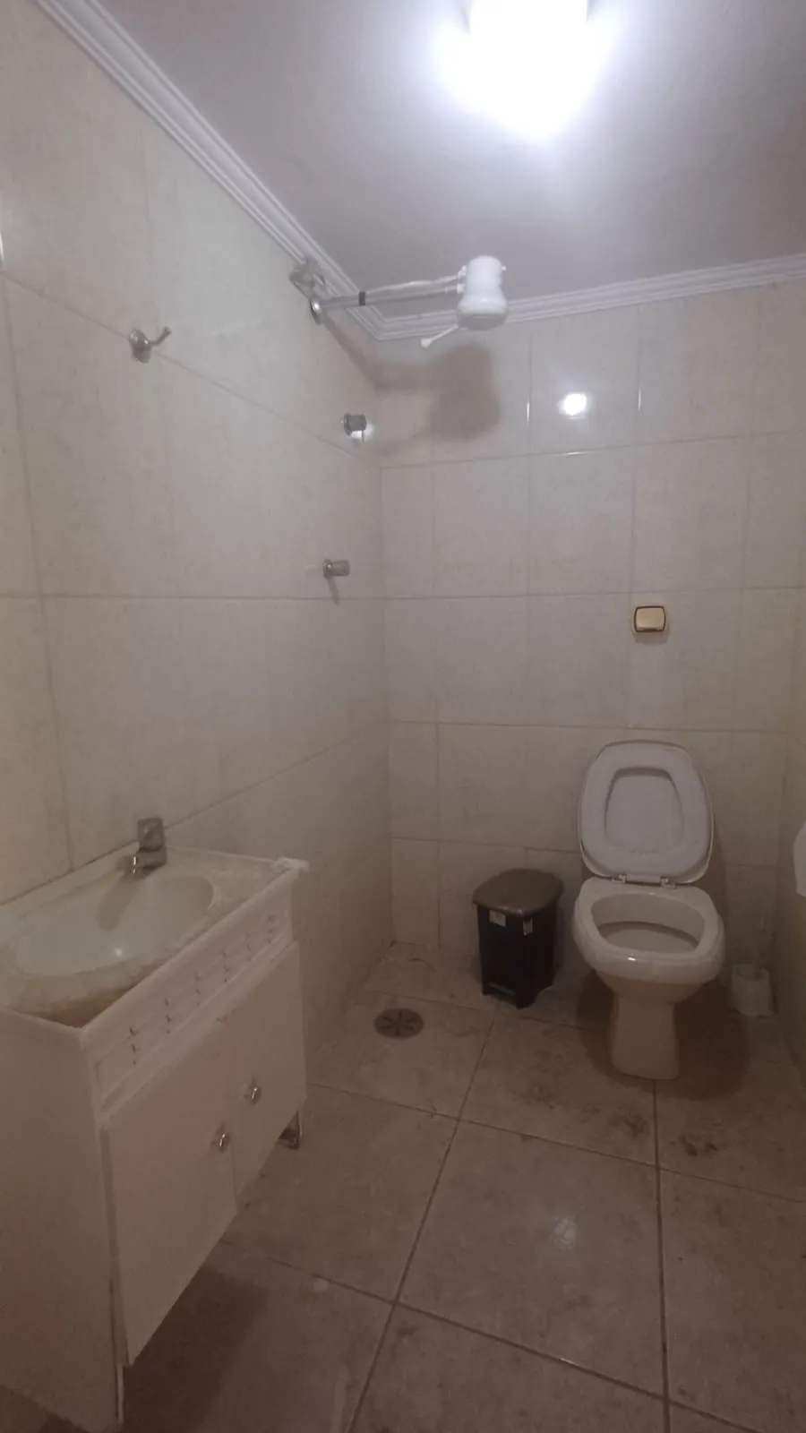 Prédio comercial na Chico Julio