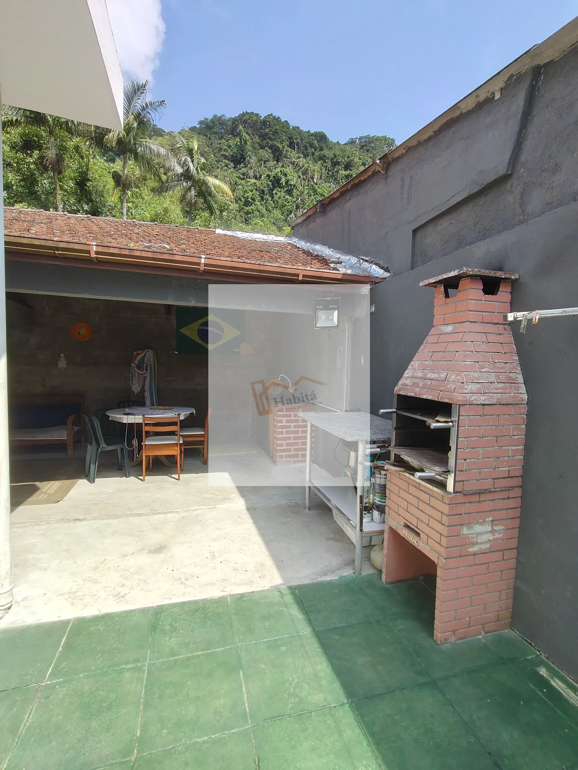 Casa no Jd. Guaiuba com 3 suítes 