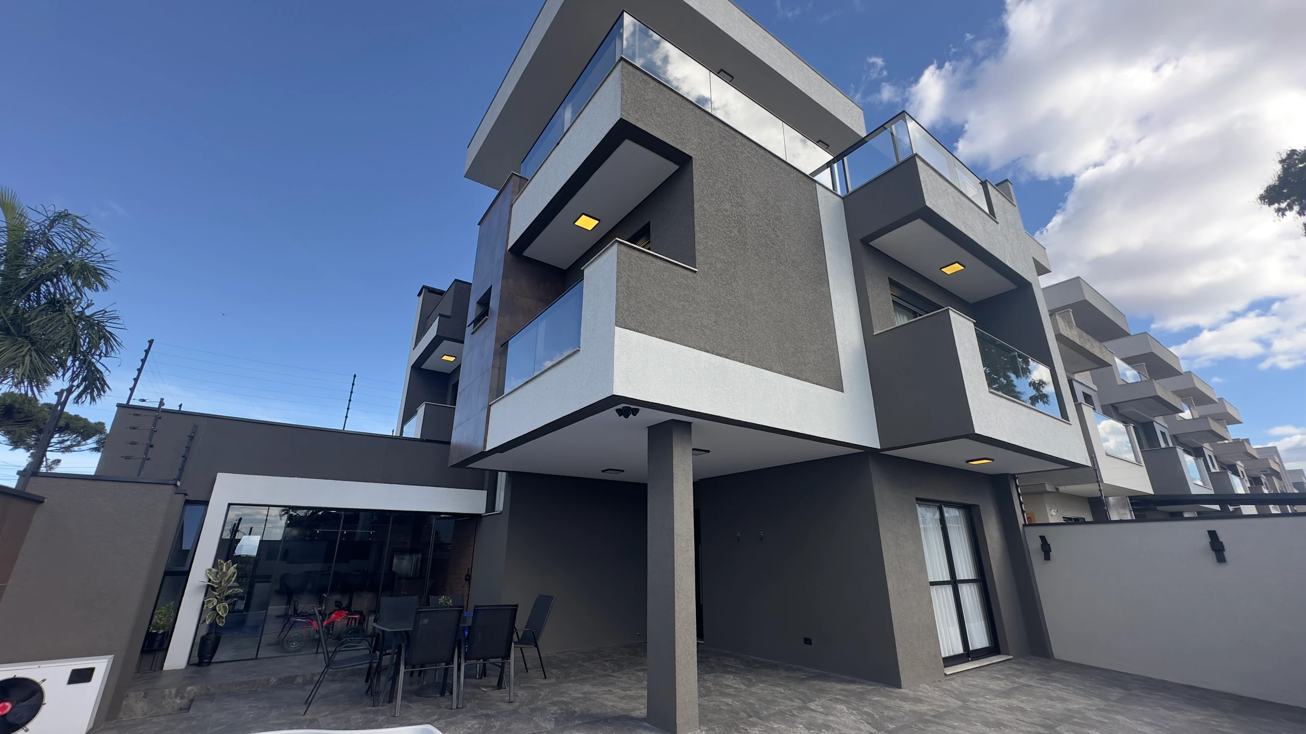 Triplex Mobiliado (Porteira Fechada) – Pronto para Morar!
