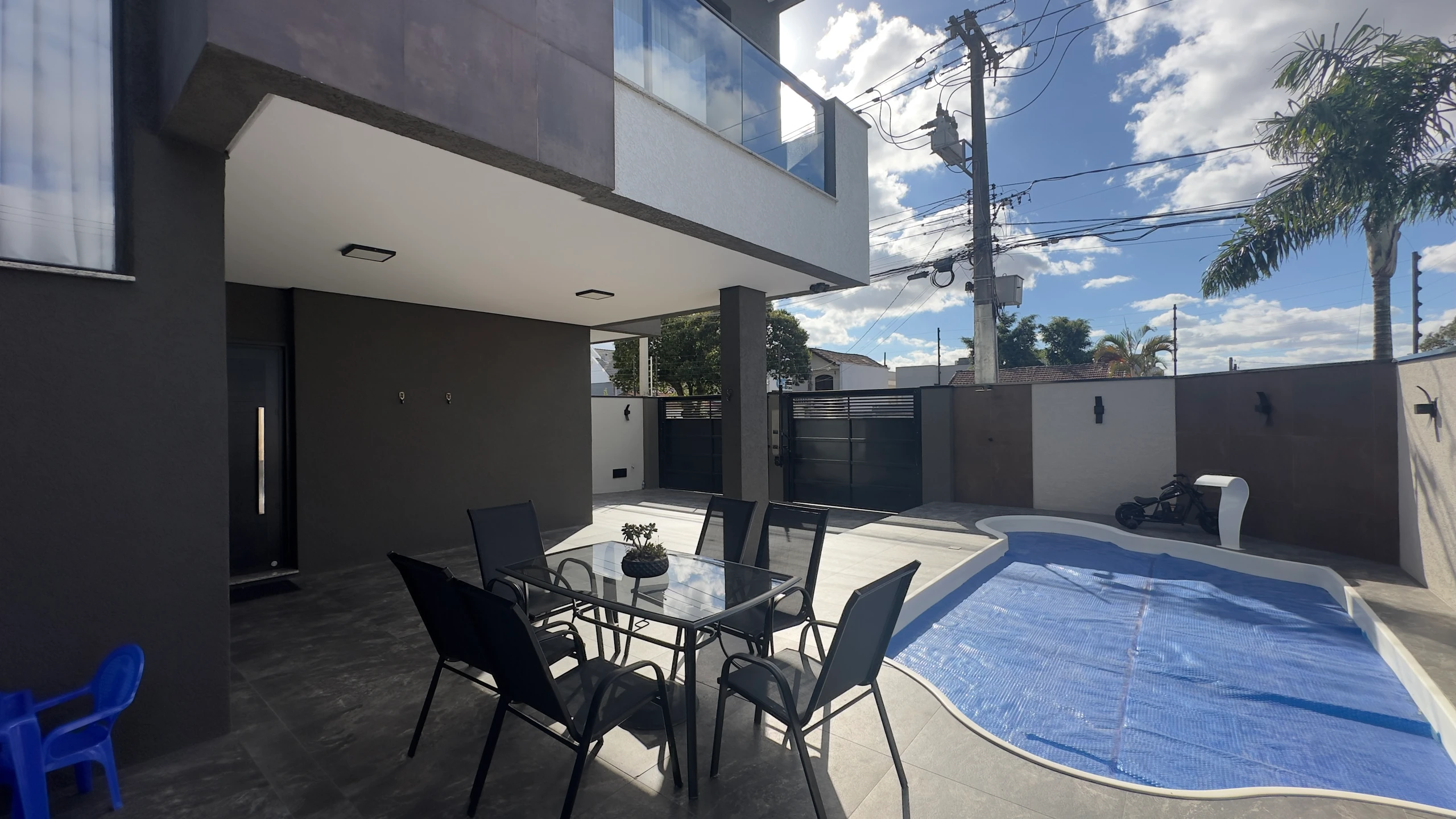 Triplex Mobiliado (Porteira Fechada) – Pronto para Morar!