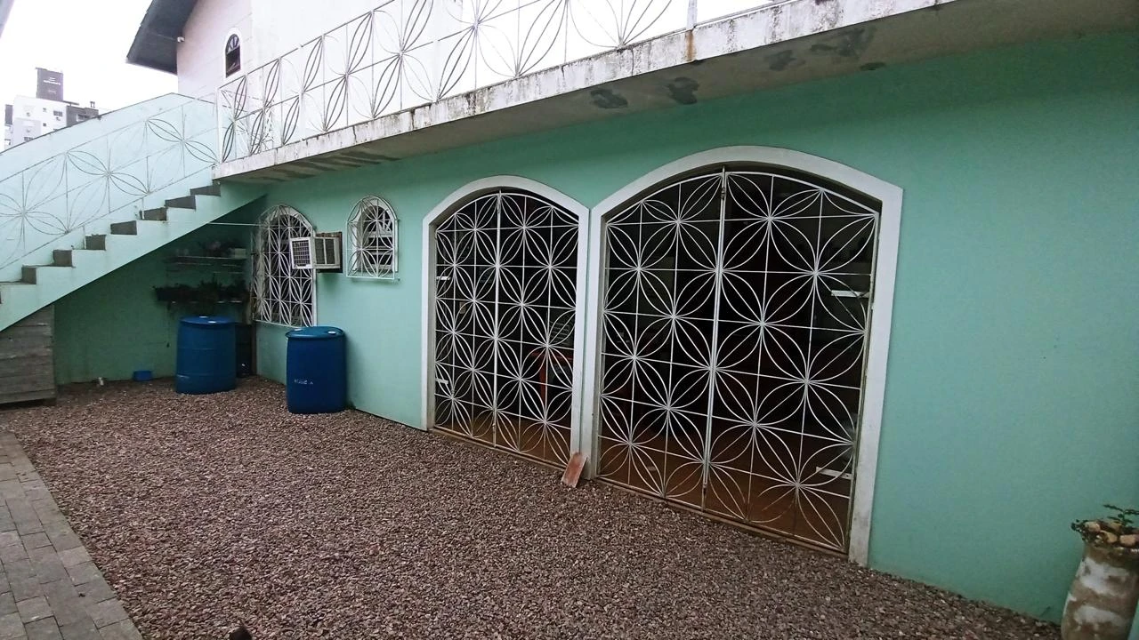 Casa com 3 quartos, 2 vagas e 90m²  para vender por R$ 800.000