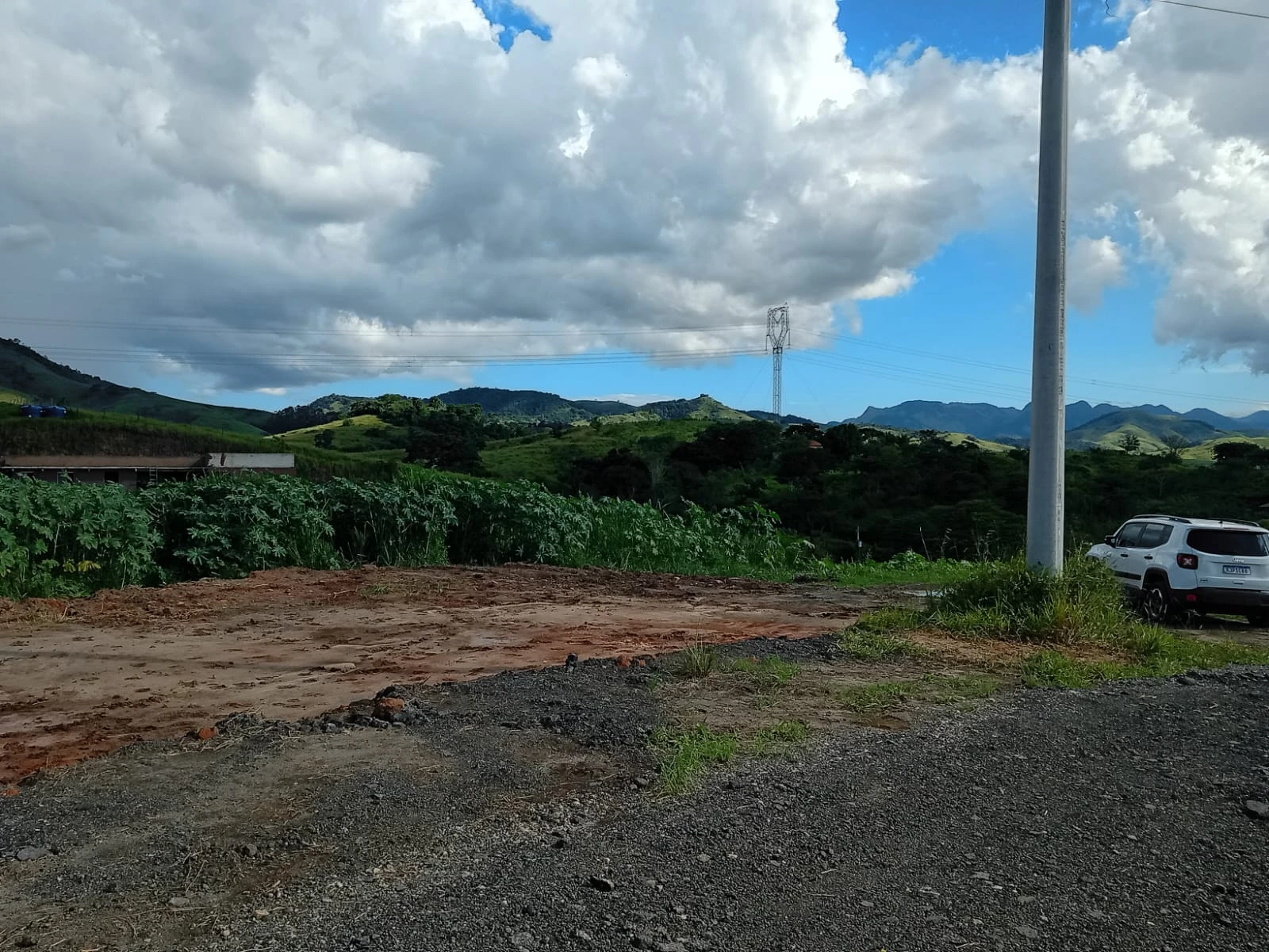 Chácara à venda em Volta Redonda com lago natural e 4.000m² | Terreno amplo em área tranquila e sem poluição