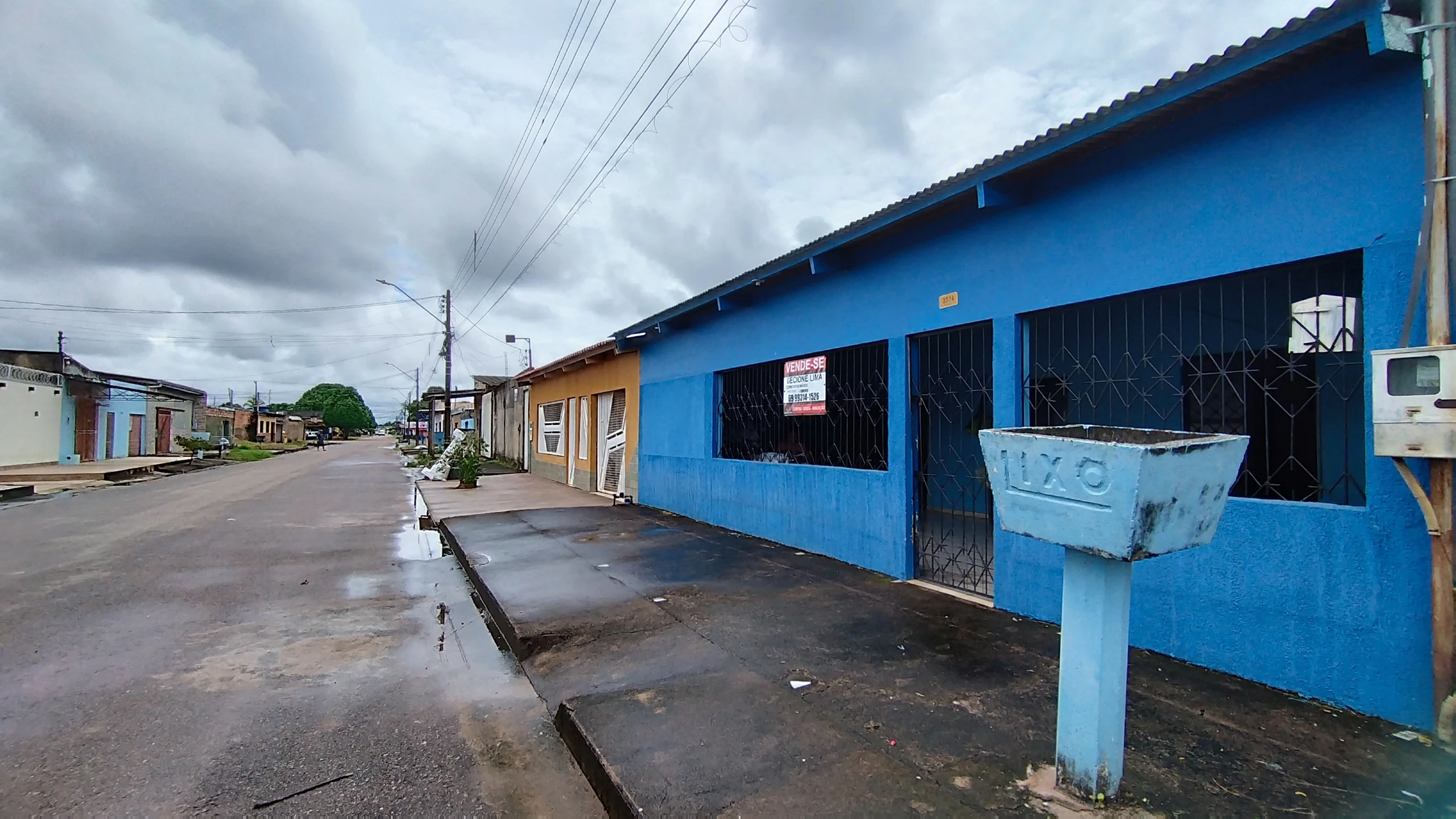 Casa à venda no bairro Tancredo Neves