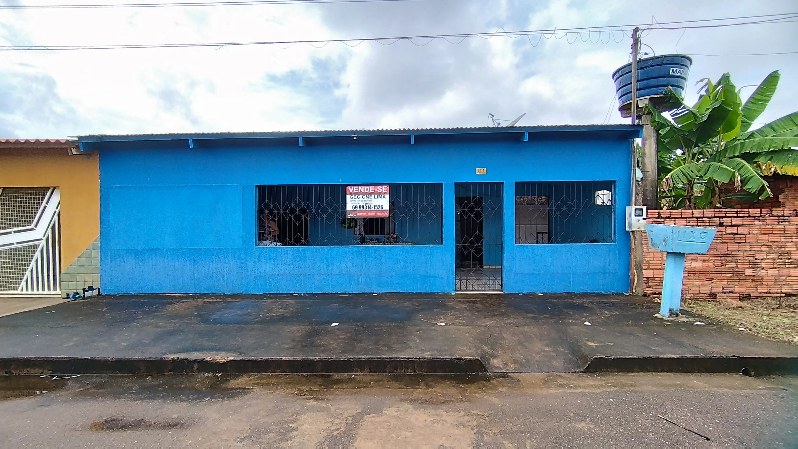 Casa à venda no bairro Tancredo Neves