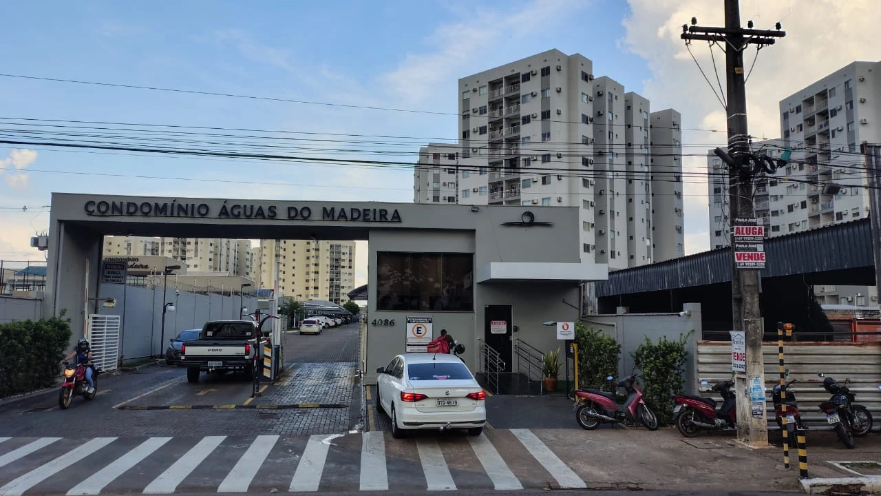 Apartamento dois quartos no condomínio Águas do Madeira 