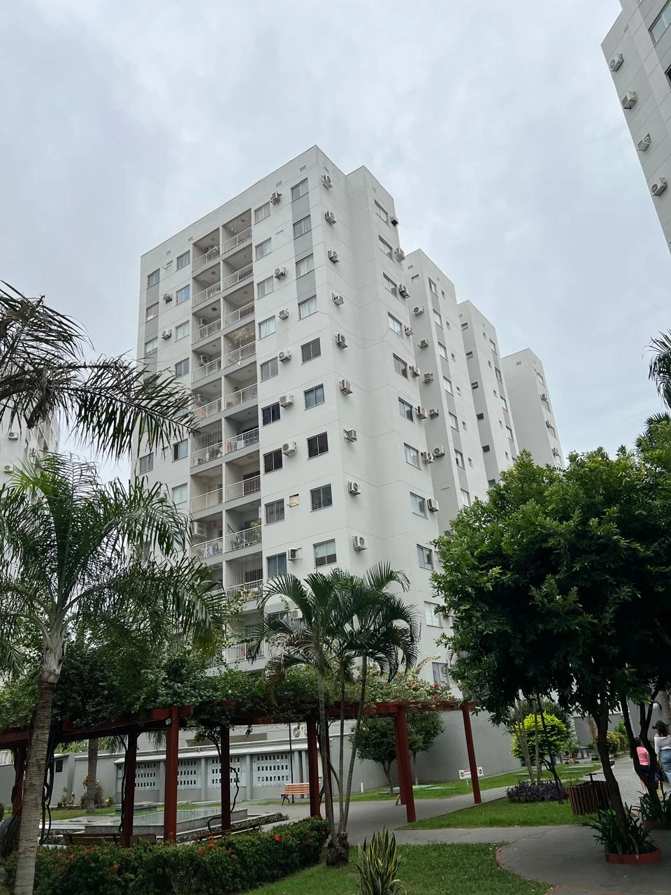 Apartamento dois quartos no condomínio Águas do Madeira 