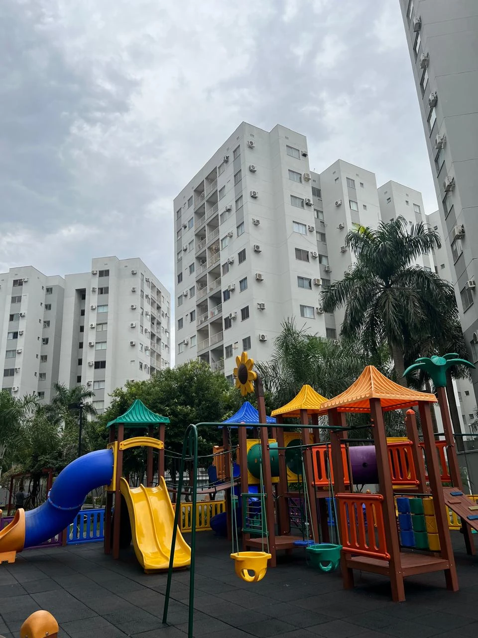 Apartamento dois quartos no condomínio Águas do Madeira 