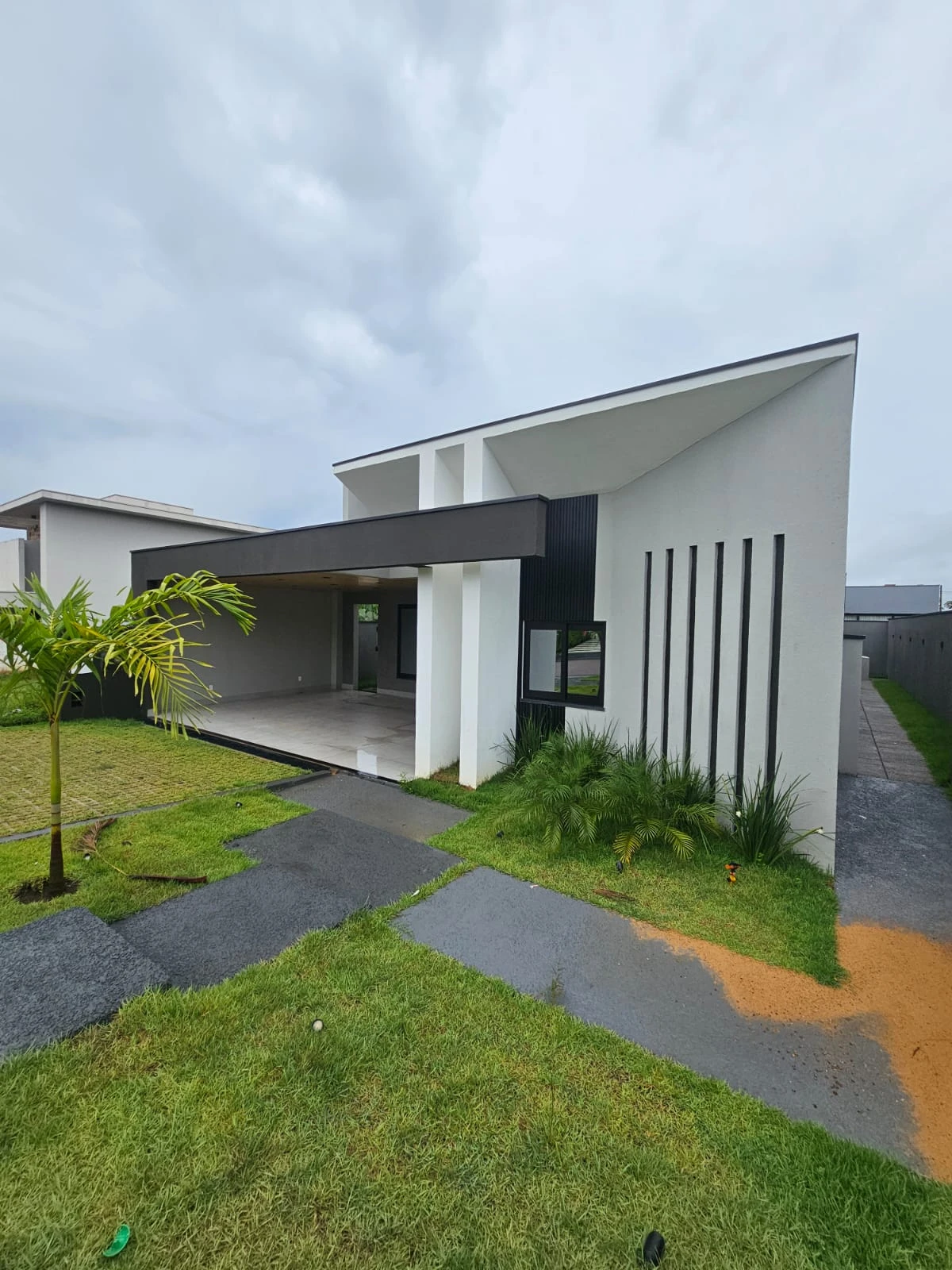 Casa de alto padrão no condomínio Ecoville