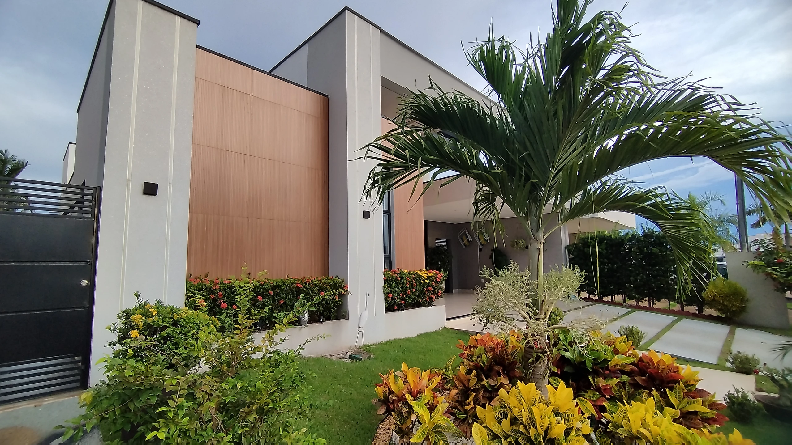 Casa de alto padrão no condomínio Verana