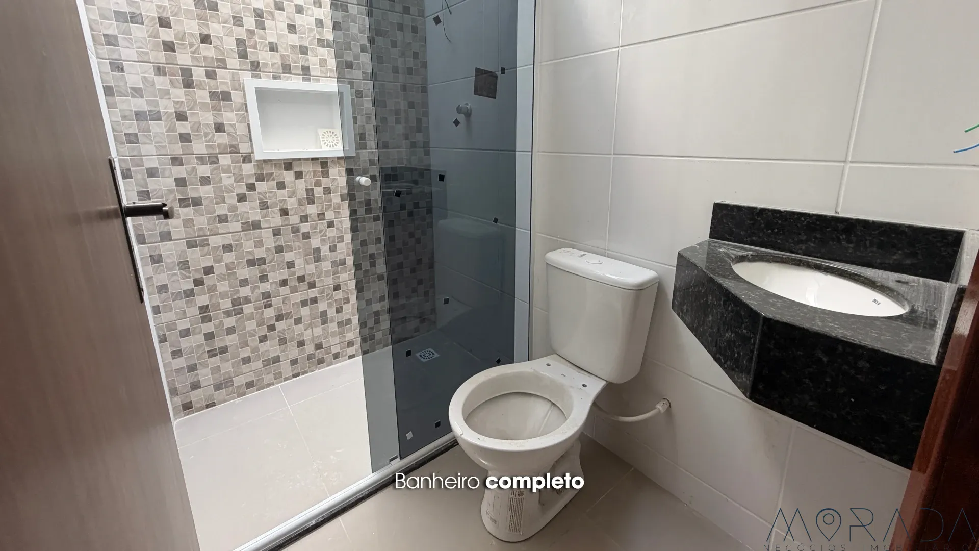 CASA NOVA COM EXCELENTE ACABAMENTO A 400m DO MAR