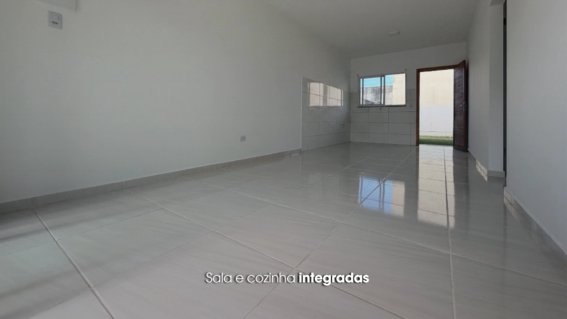 OPORTUNIDADE: CASA COM SUÍTE PRÓXIMO A ESCOLA E COMÉRCIO