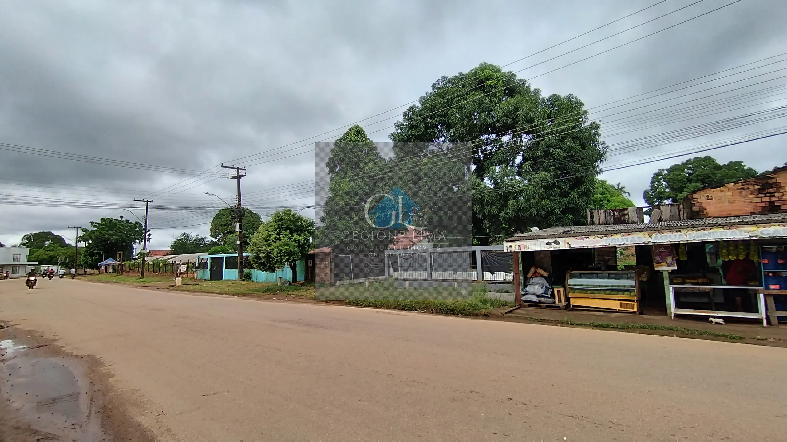 Terreno comercial de 1.500m2 na zona leste