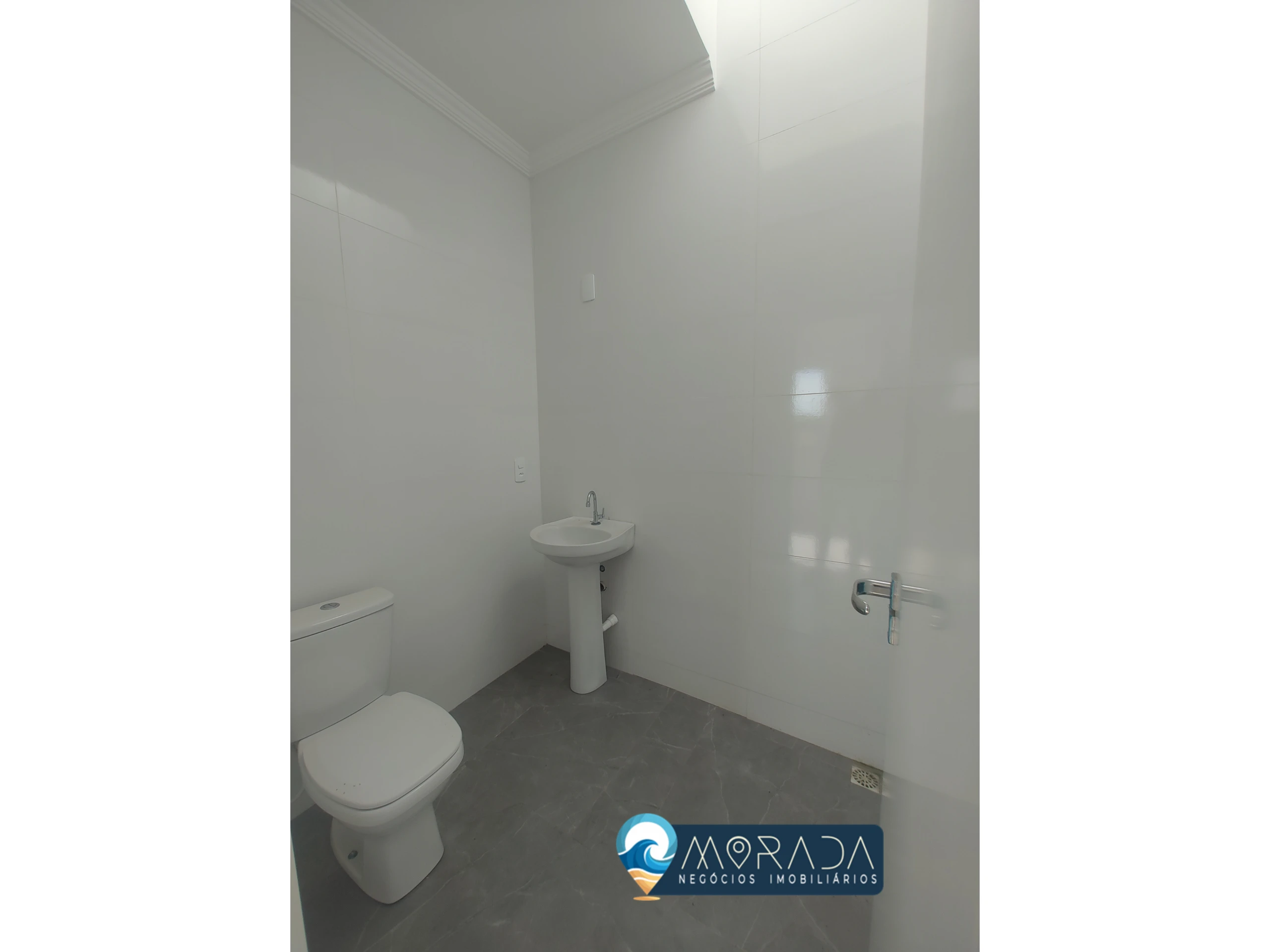 CASA FANTÁSTICA COM SUÍTE E PISCINA A 500m DO MAR