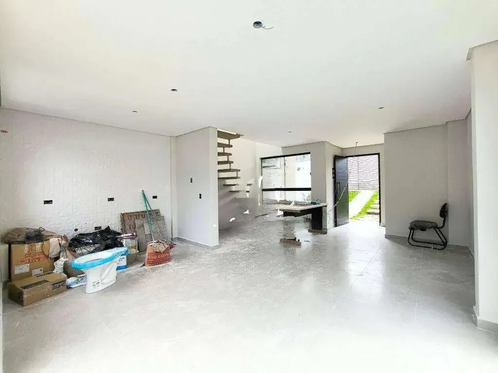 🏡✨ SOBRADO DE ESQUINA À VENDA – ALTO BOQUEIRÃO | CURITIBA ✨🏡