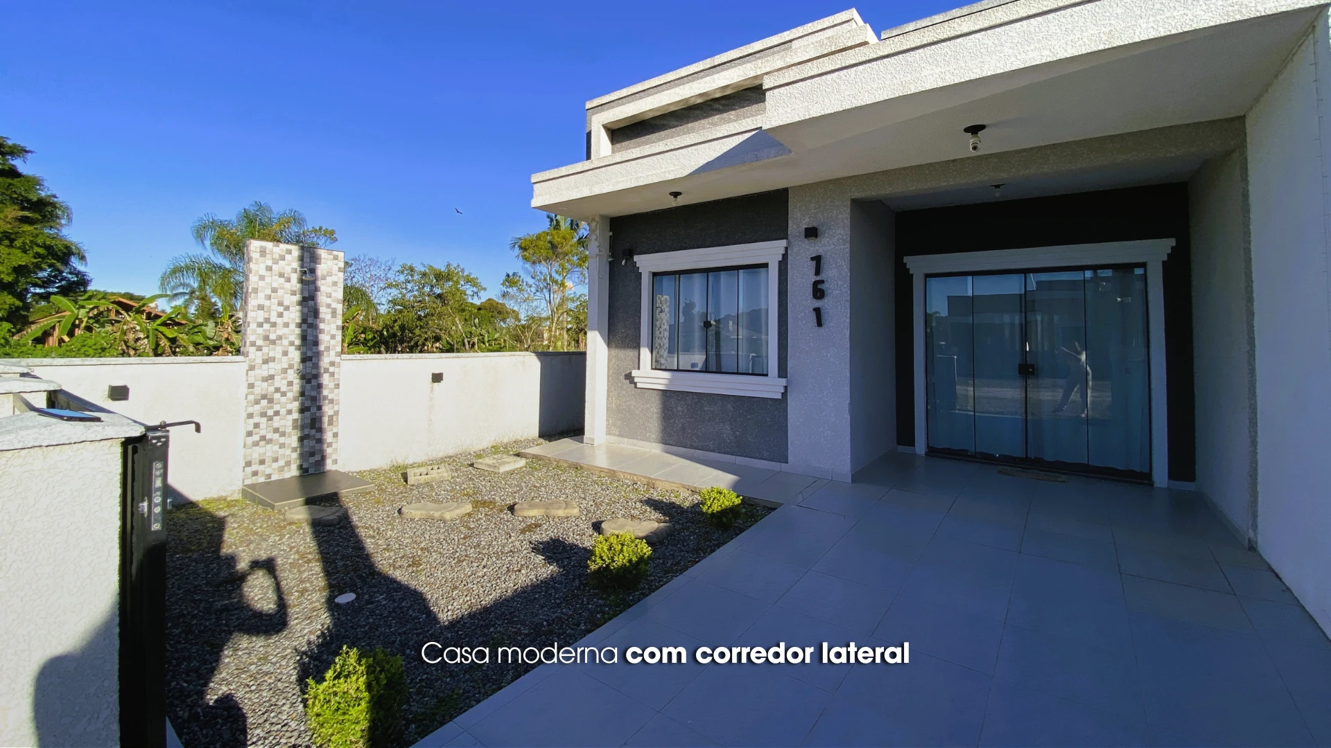 CASA COM PISCINA MOBILIADA A 750M DO MAR