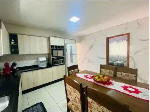 🏡✨ LINDA CASA À VENDA NO CIC – CURITIBA/PR ✨🏡