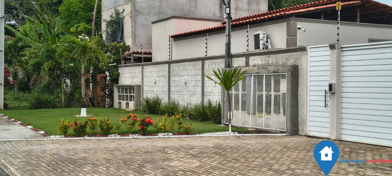 Casa térrea 2/4 em condominio