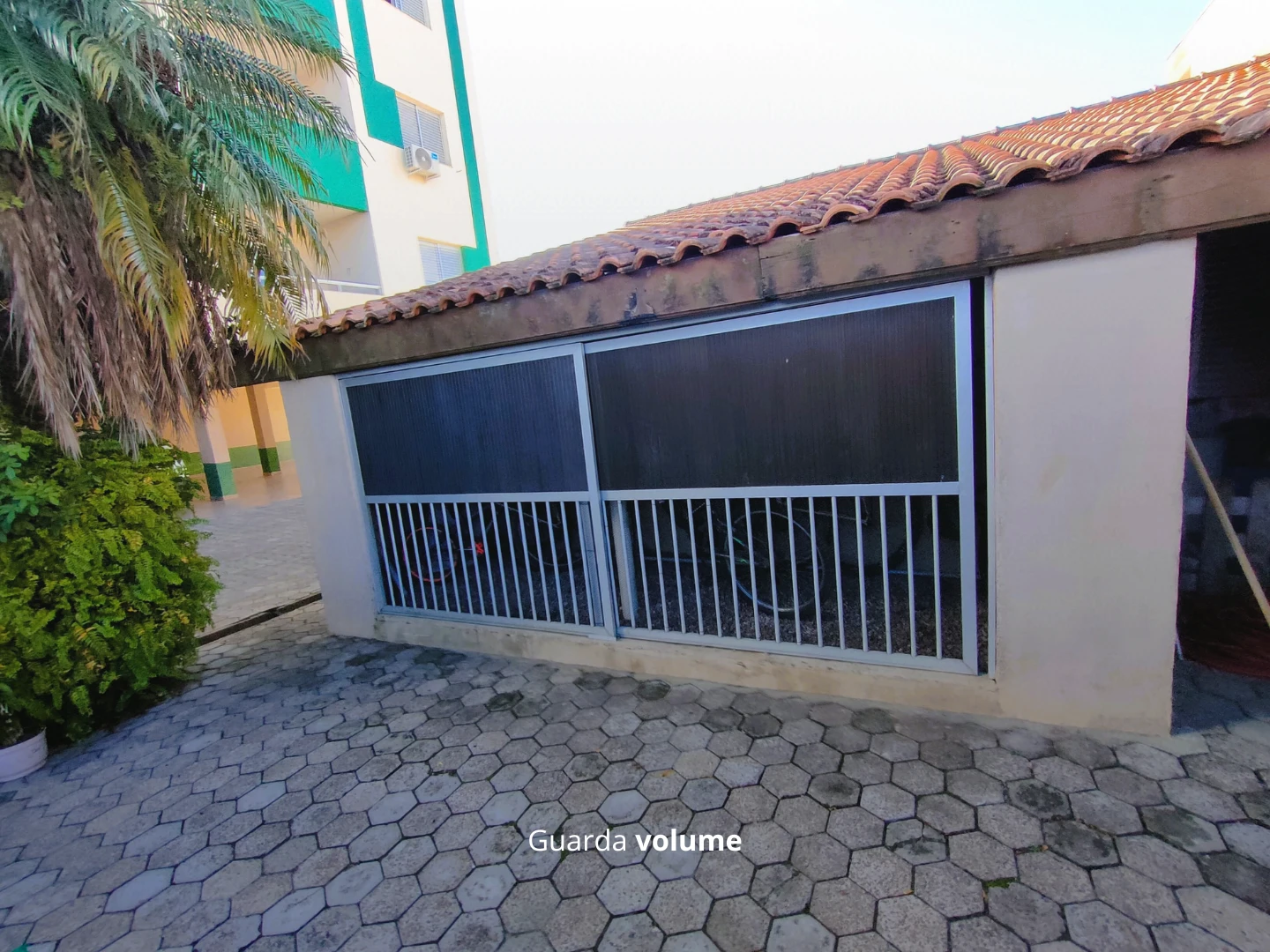 APARTAMENTO DE 2 QUARTOS A 300m DO MAR