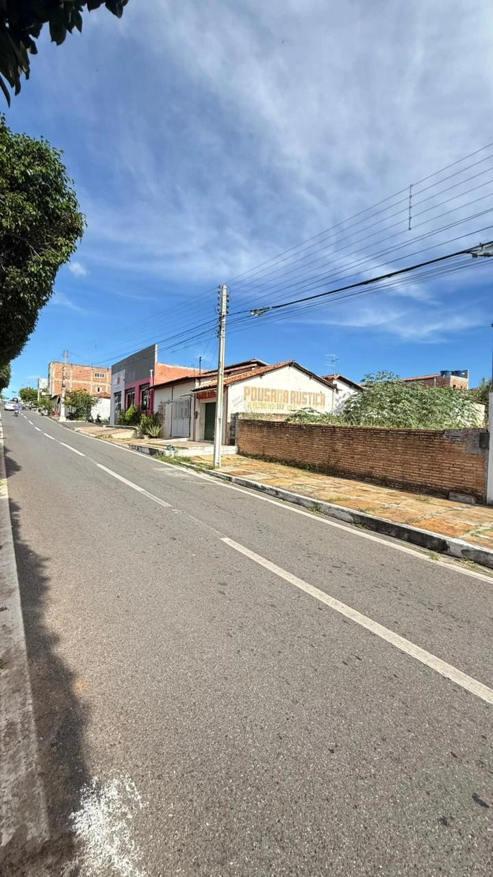 IMÓVEL COMERCIAL À VENDA EM LOCALIZAÇÃO ESTRATÉGICA