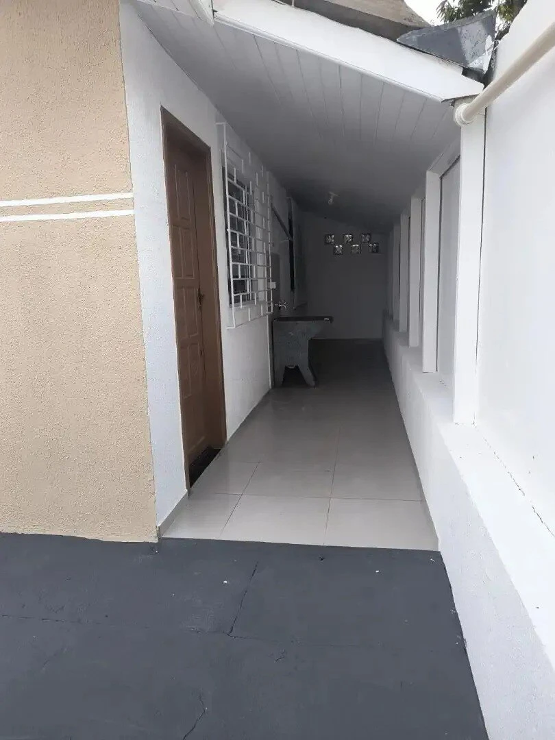 🏡 Casa reformada à venda – Fazenda Rio Grande | Bairro Iguaçu