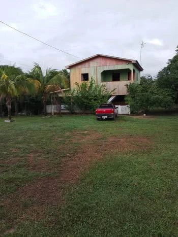 Linda Fazenda no Rio das Garças 