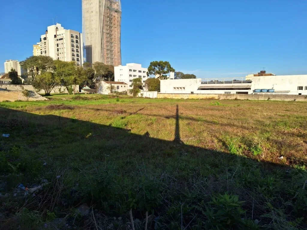 TERRENO PARA CONSTRUIR APARTAMENTOS ESTUDA PERMUTA