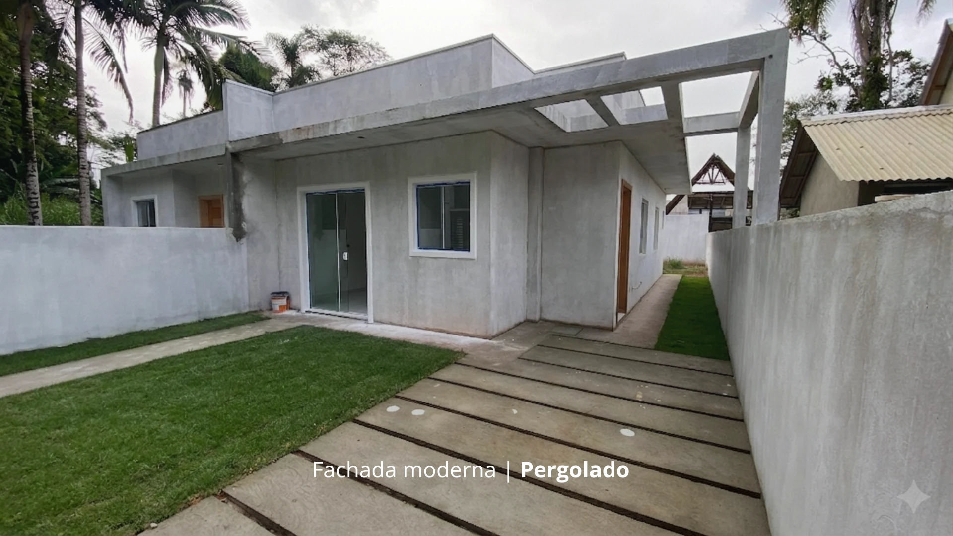 CASA DE 2 QUARTOS + 1 SUÍTE + TERRENO AMPLO