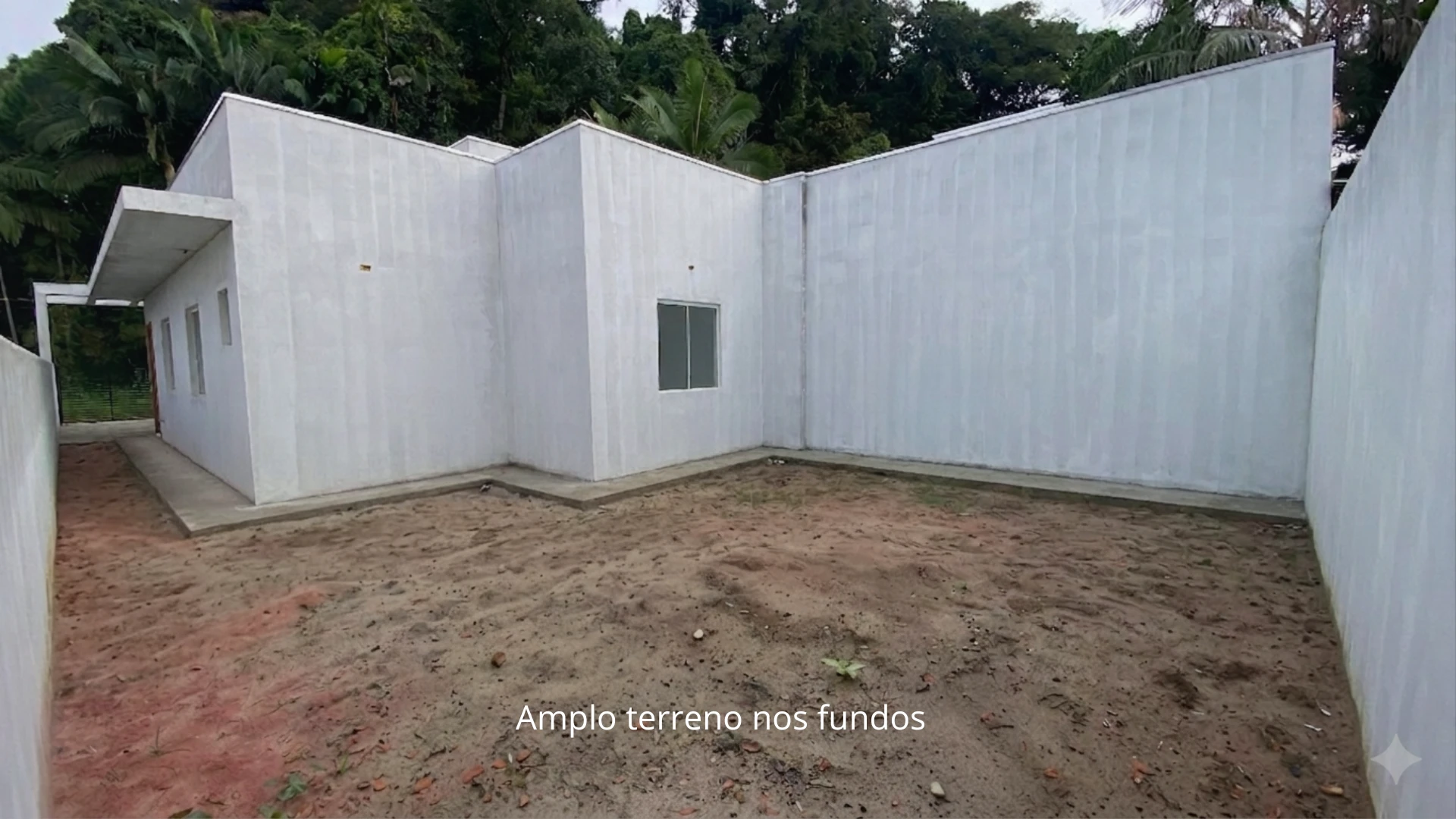 CASA DE 2 QUARTOS + 1 SUÍTE + TERRENO AMPLO