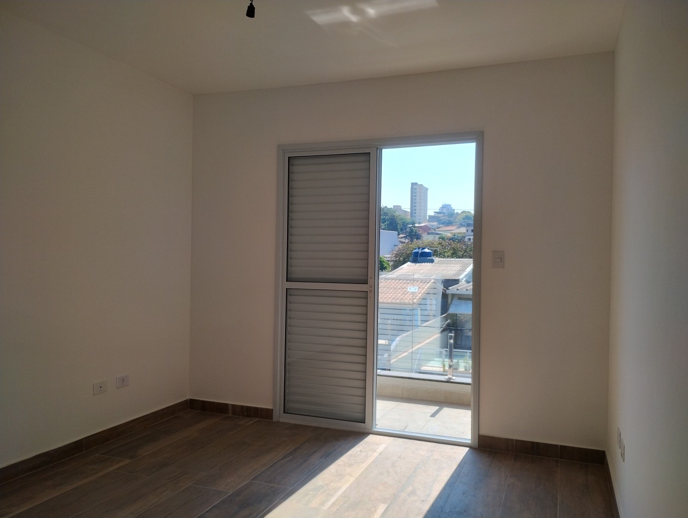 Sobrado para Venda em São Paulo, Jardim Monjolo, 2 suítes, 3 banheiros, 3 vagas