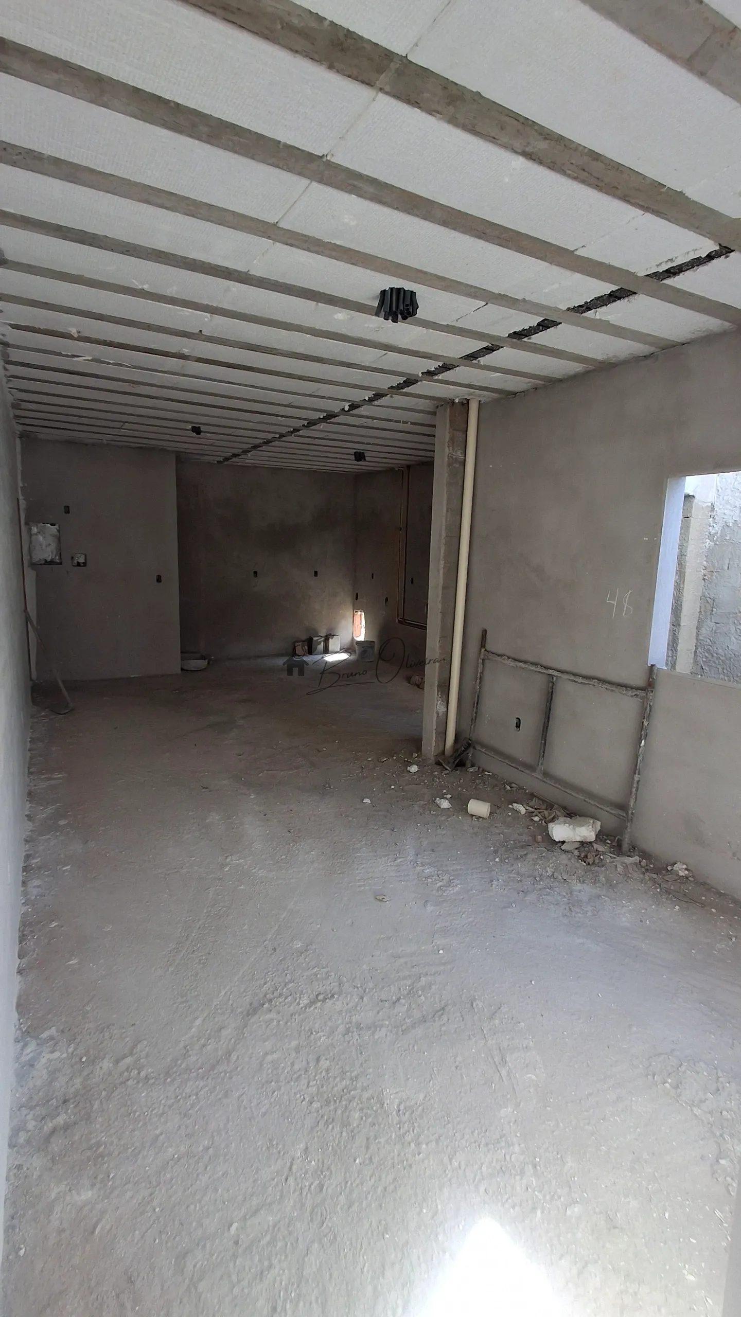 APARTAMENTO GARDEN COM SACADA FRENTE RUA E QUINTAL 3 DORMITORIOS 73M²