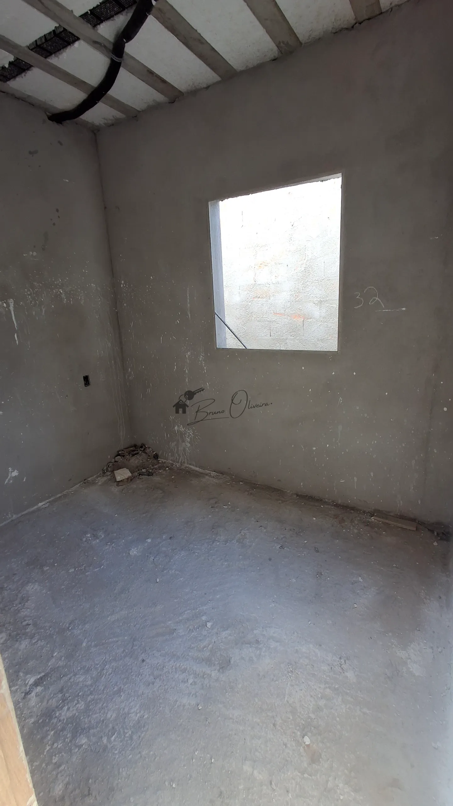 APARTAMENTO GARDEN COM SACADA FRENTE RUA E QUINTAL 3 DORMITORIOS 73M²