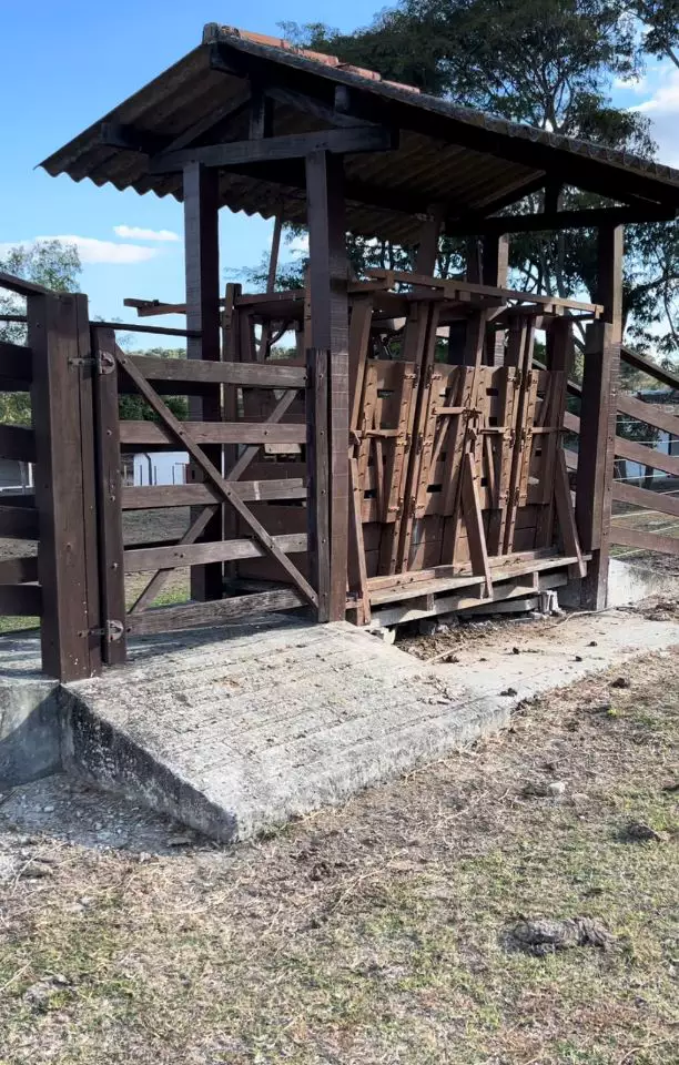 OPORTUNIDADE!!! Sítio Espetacular de 12 hectares com uma ampla gama de comodidades disponíveis!